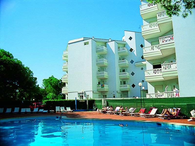 Lignano Riviera appartamento per 6 persone in residence con piscina